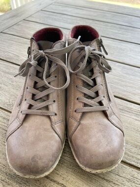 Remonte Taupe Leather Ankle Sneaker Style Boot Womens Size 40 8.5/9